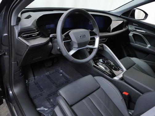Tambora Gray Metallic 2026 Audi Q5 Premium Plus TFSI quattro S tronic