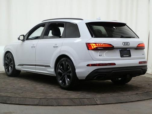 2026 Audi Q7 55 Premium Plus