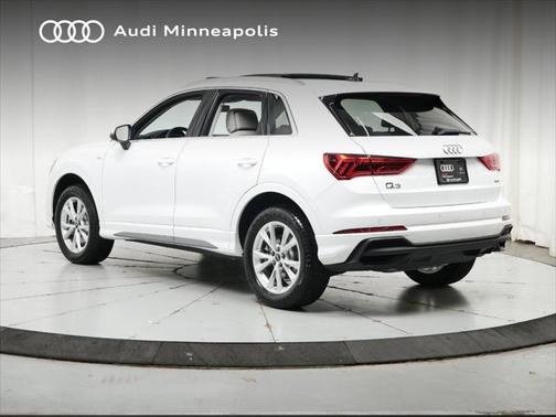 2024 Audi Q3 Premium 45 TFSI S line quattro Tiptronic
