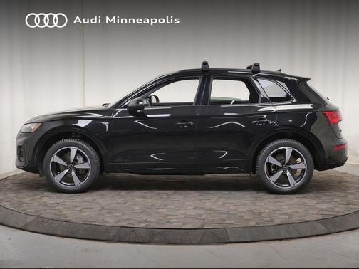 Mythos Black Metallic 2023 Audi Q5 45 S line Premium Plus