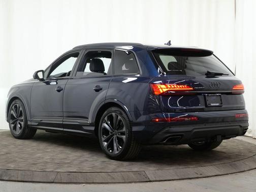 2026 Audi Q7 55 Premium Plus