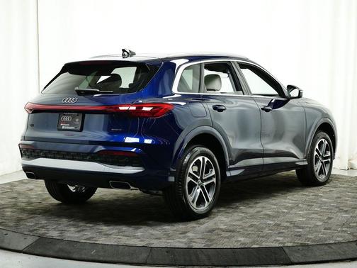 2025 Audi Q5 Premium