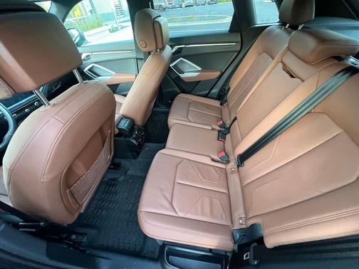 2022 Audi Q3 45 S line Premium