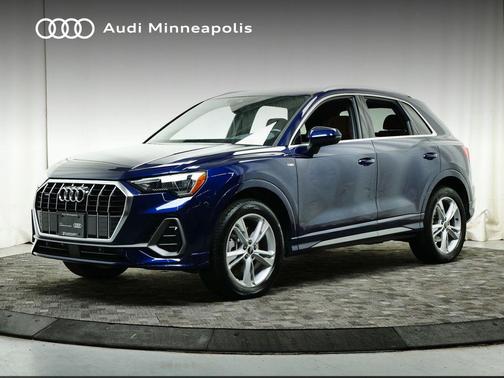2022 Audi Q3 45 S line Premium