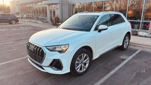 2021 Audi Q3 45 S line Premium