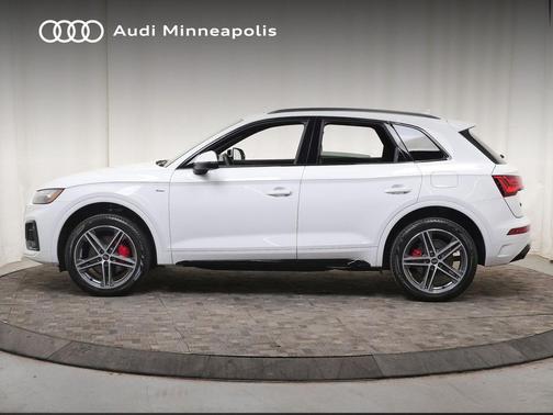 Glacier White Metallic 2025 Audi Q5 55 S line Premium Plus