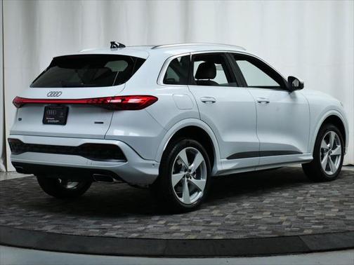 2025 Audi Q5 Premium Plus