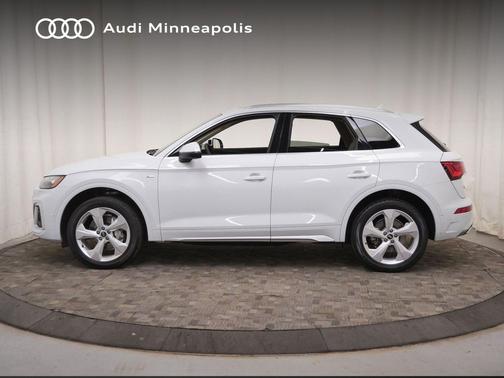 Glacier White Metallic 2023 Audi Q5 45 S line Prestige