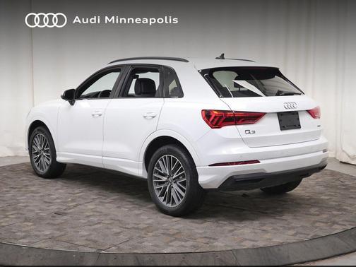 Ibis White 2023 Audi Q3 Premium 40 TFSI quattro Tiptronic