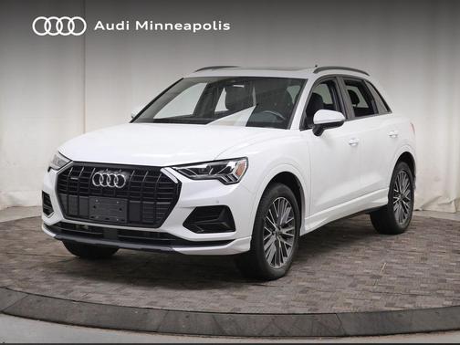 Ibis White 2023 Audi Q3 Premium 40 TFSI quattro Tiptronic
