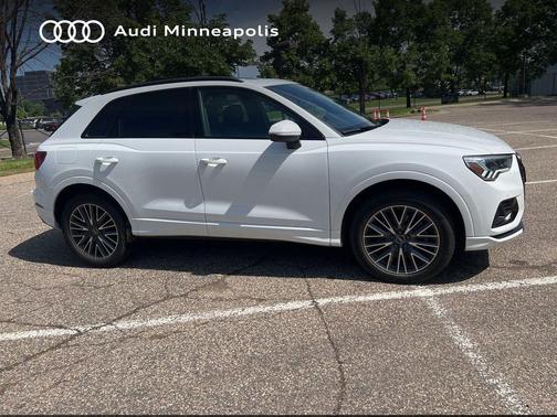 Ibis White 2023 Audi Q3 Premium 40 TFSI quattro Tiptronic