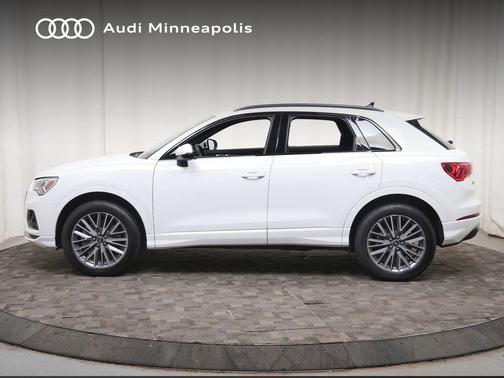 Ibis White 2023 Audi Q3 Premium 40 TFSI quattro Tiptronic
