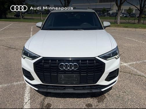 Ibis White 2023 Audi Q3 Premium 40 TFSI quattro Tiptronic