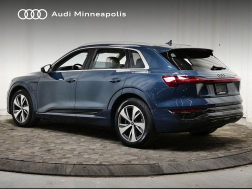 2024 Audi Q8 e-tron Prestige