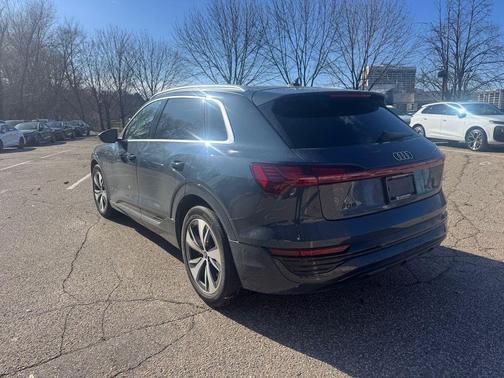 2024 Audi Q8 e-tron Prestige