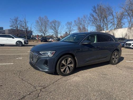 2024 Audi Q8 e-tron Prestige