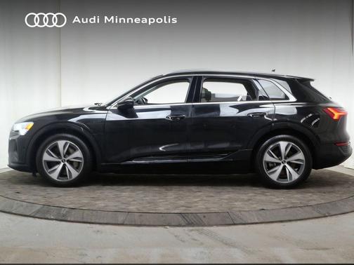 2024 Audi Q8 e-tron Premium Plus