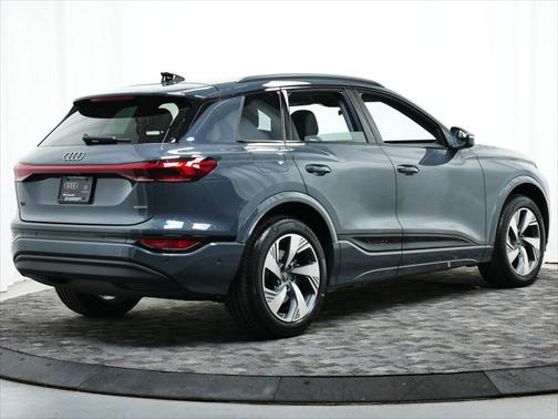 2025 Audi Q6 e-tron Premium Plus quattro