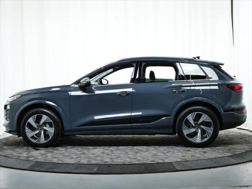 2025 Audi Q6 e-tron Premium Plus quattro