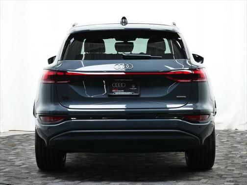 2025 Audi Q6 e-tron Premium Plus quattro