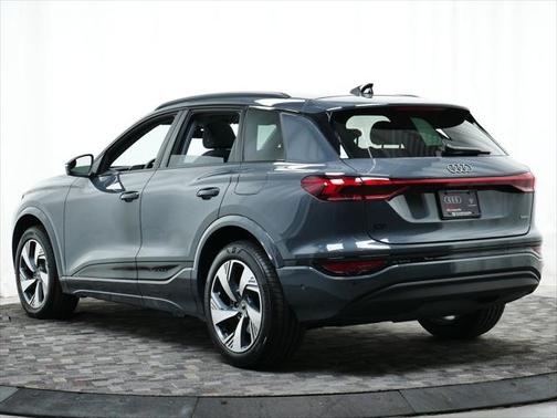 2025 Audi Q6 e-tron Premium Plus quattro