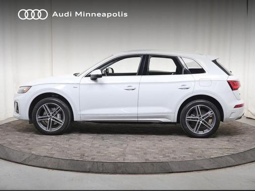 Glacier White Metallic 2023 Audi Q5 e 55 S line Premium Plus
