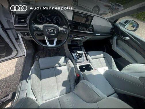 Glacier White Metallic 2023 Audi Q5 e 55 S line Premium Plus
