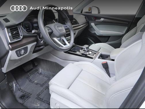 Glacier White Metallic 2023 Audi Q5 e 55 S line Premium Plus