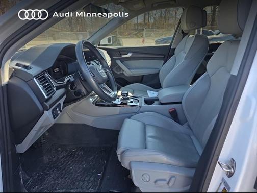 Glacier White Metallic 2023 Audi Q5 e 55 S line Premium Plus