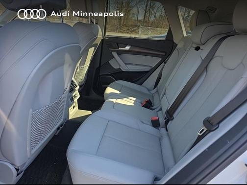 Glacier White Metallic 2023 Audi Q5 e 55 S line Premium Plus