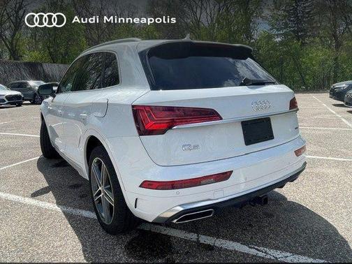 Glacier White Metallic 2023 Audi Q5 e 55 S line Premium Plus