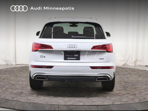 Glacier White Metallic 2023 Audi Q5 e 55 S line Premium Plus