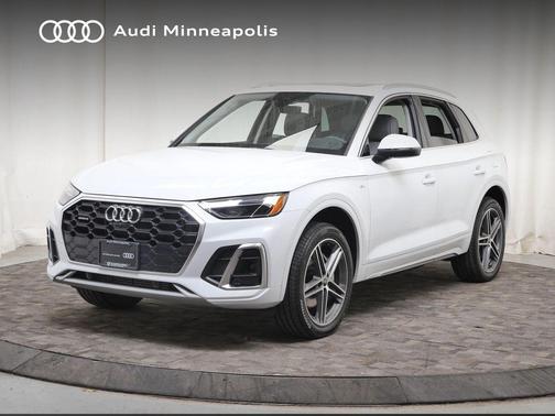 Glacier White Metallic 2023 Audi Q5 e 55 S line Premium Plus