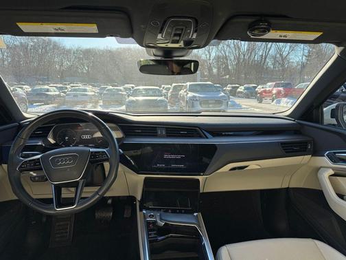 2024 Audi Q8 e-tron Premium Plus