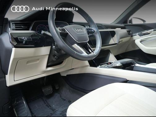 2024 Audi Q8 e-tron Premium Plus