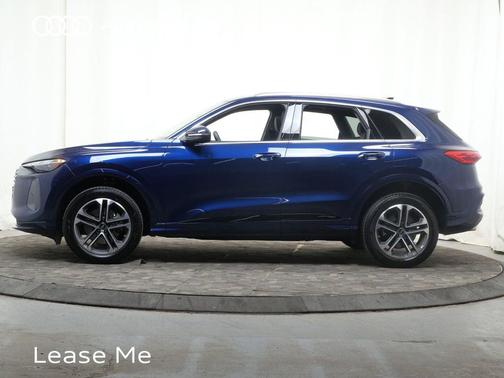 Navarra Blue Metallic 2025 Audi Q5 Premium TFSI quattro S tronic