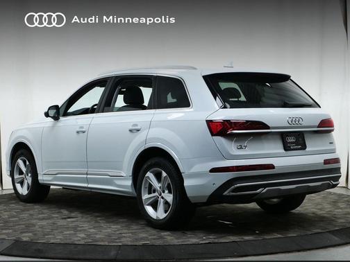 2023 Audi Q7 55 Premium