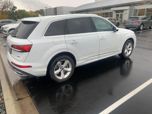 2023 Audi Q7 55 Premium