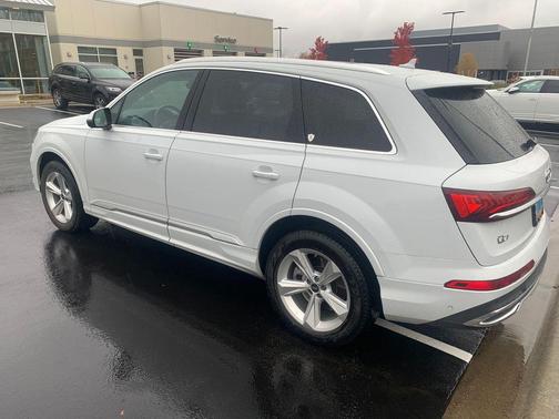 2023 Audi Q7 55 Premium