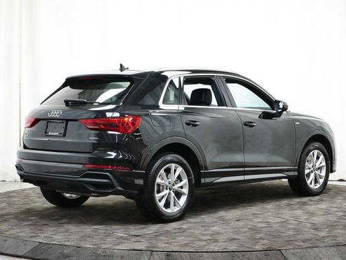2025 Audi Q3 Premium 45 TFSI S line quattro Tiptronic