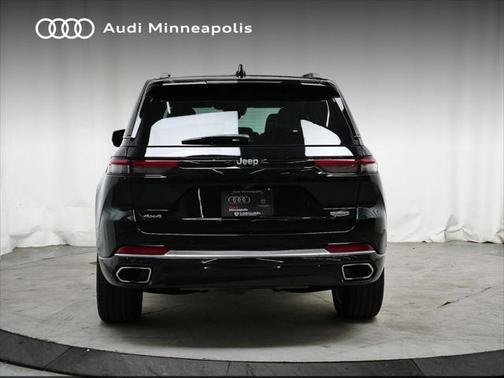 2023 Jeep Grand Cherokee Summit