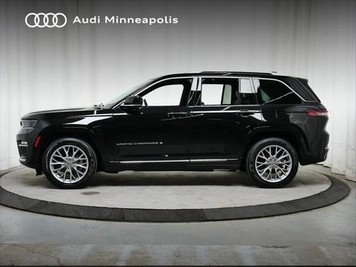 2023 Jeep Grand Cherokee Summit