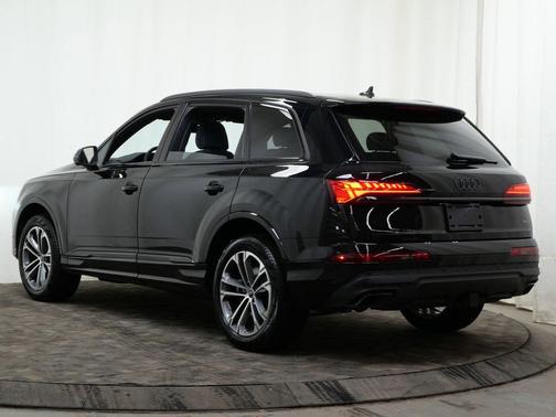 2026 Audi Q7 45 Premium