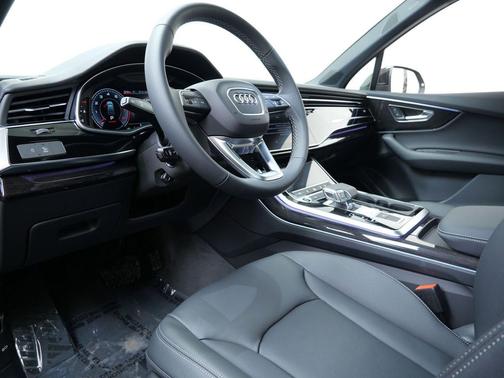 2026 Audi Q7 45 Premium