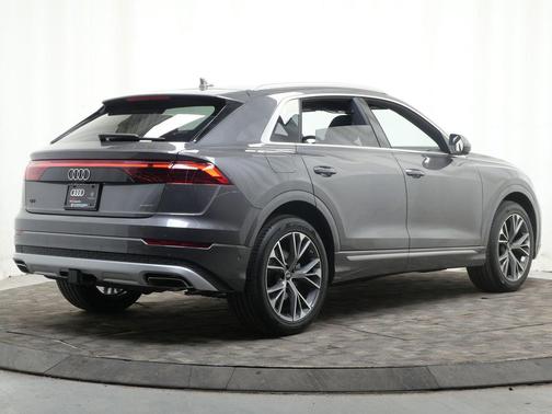 Samurai Gray Metallic 2026 Audi Q8 55 Premium Plus