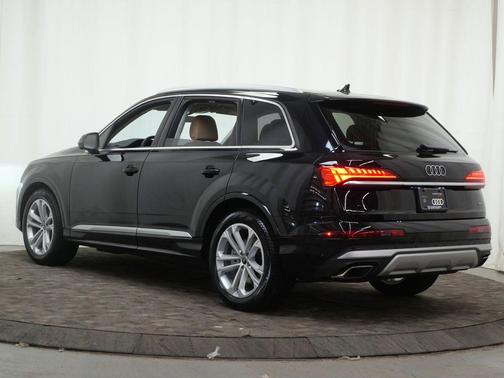 2026 Audi Q7 55 Premium Plus