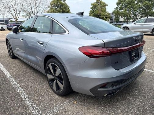 Florett Silver Metallic 2025 Audi A5 Premium Plus TFSI quattro S tronic
