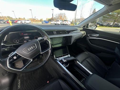 2023 Audi e-tron Premium Plus quattro