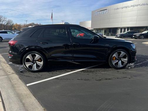 2023 Audi e-tron Premium Plus quattro