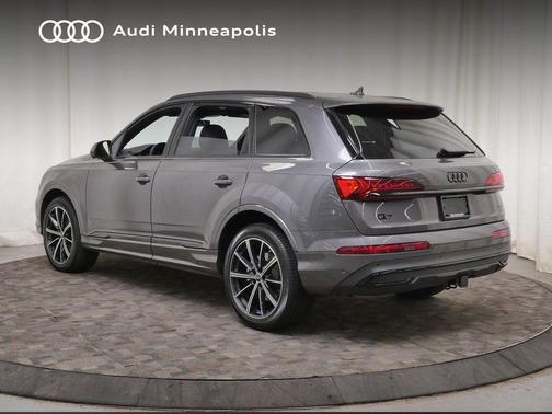 Samurai Gray Metallic 2023 Audi Q7 55 Premium Plus